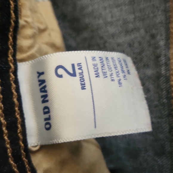 Old Navy Sweetheart Capris - Picture 2 of 4